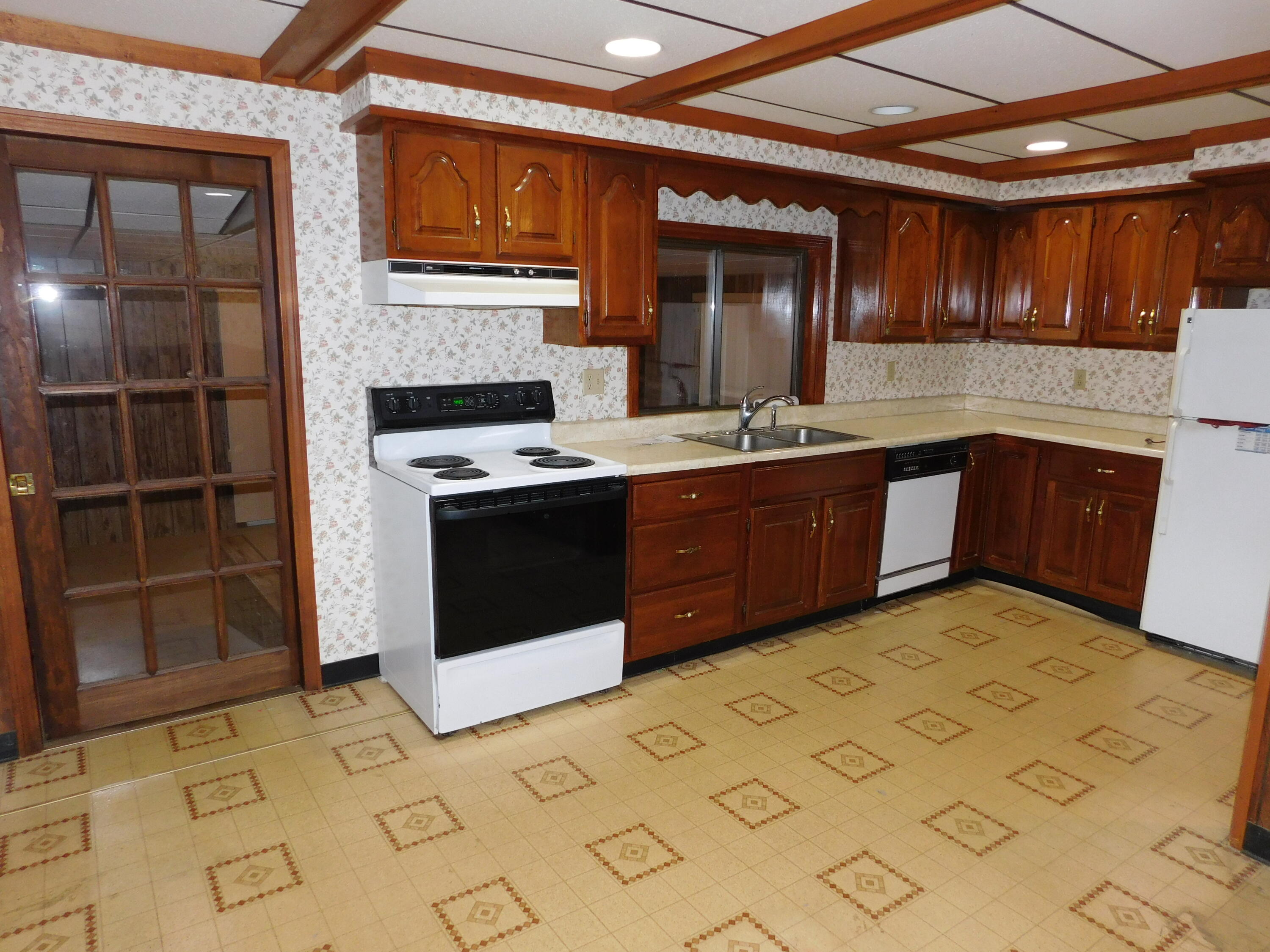 103 Bill Street Bangor, ME 04401 - Photo 8 of 42 DSCN9145