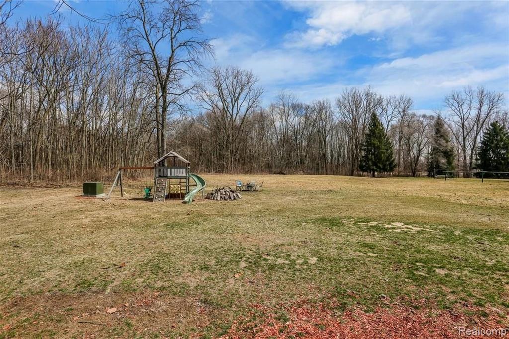 12180 Maxwell Road Carleton, MI 48117 - Photo 7 of 19