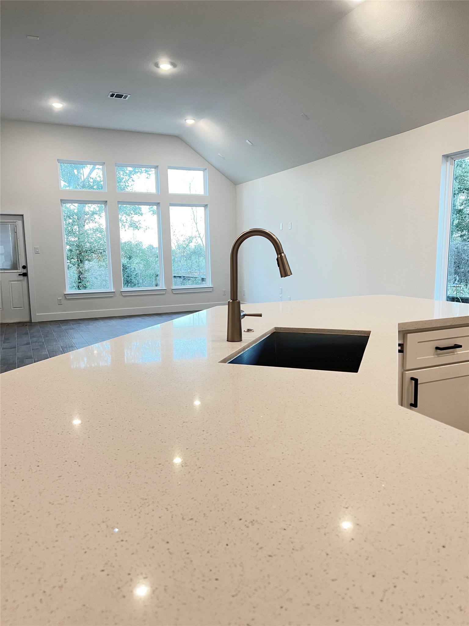12911 Green Valley Drive Rosharon, TX 77583 - Photo 17 of 49 Large kitchen island for hosting!