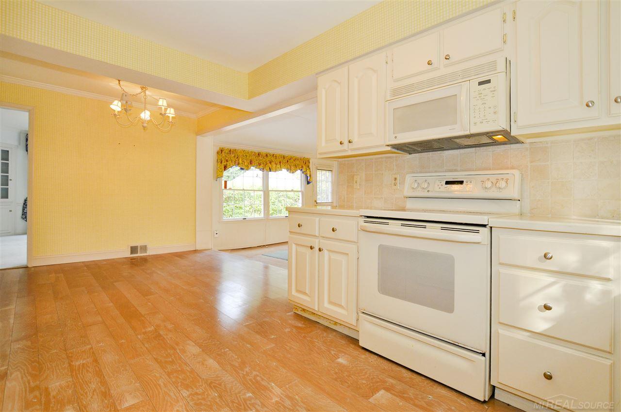 433 Roland Road Grosse Pointe, MI 48236 - Photo 14 of 38 31354659-13.JPG