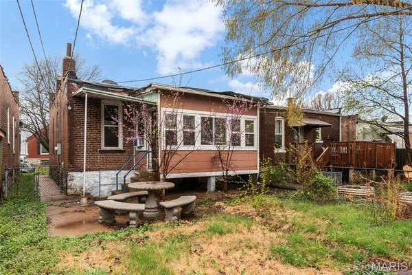 $130,000 | 4925 Schollmeyer Avenue, St. Louis, MO 63109