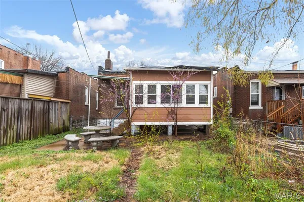 $130,000 | 4925 Schollmeyer Avenue, St. Louis, MO 63109