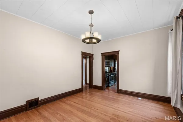 $130,000 | 4925 Schollmeyer Avenue, St. Louis, MO 63109