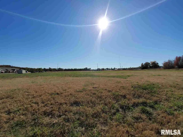 $180,000 | 972 South Commercial Street, Harrisburg, IL 62946