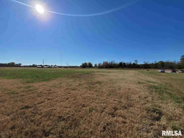 $180,000 | 972 South Commercial Street, Harrisburg, IL 62946