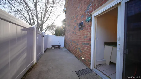 $279,999 | 460 Old Town Road, Unit 24H, Port Jefferson Station, NY 11776