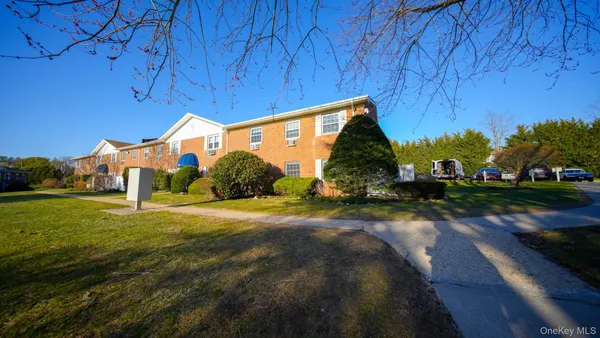 $279,999 | 460 Old Town Road, Unit 24H, Port Jefferson Station, NY 11776