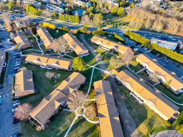 $279,999 | 460 Old Town Road, Unit 24H, Port Jefferson Station, NY 11776