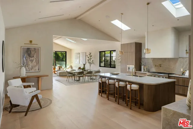 $3,995,000 | 4029 East Boulevard, Los Angeles, CA 90066