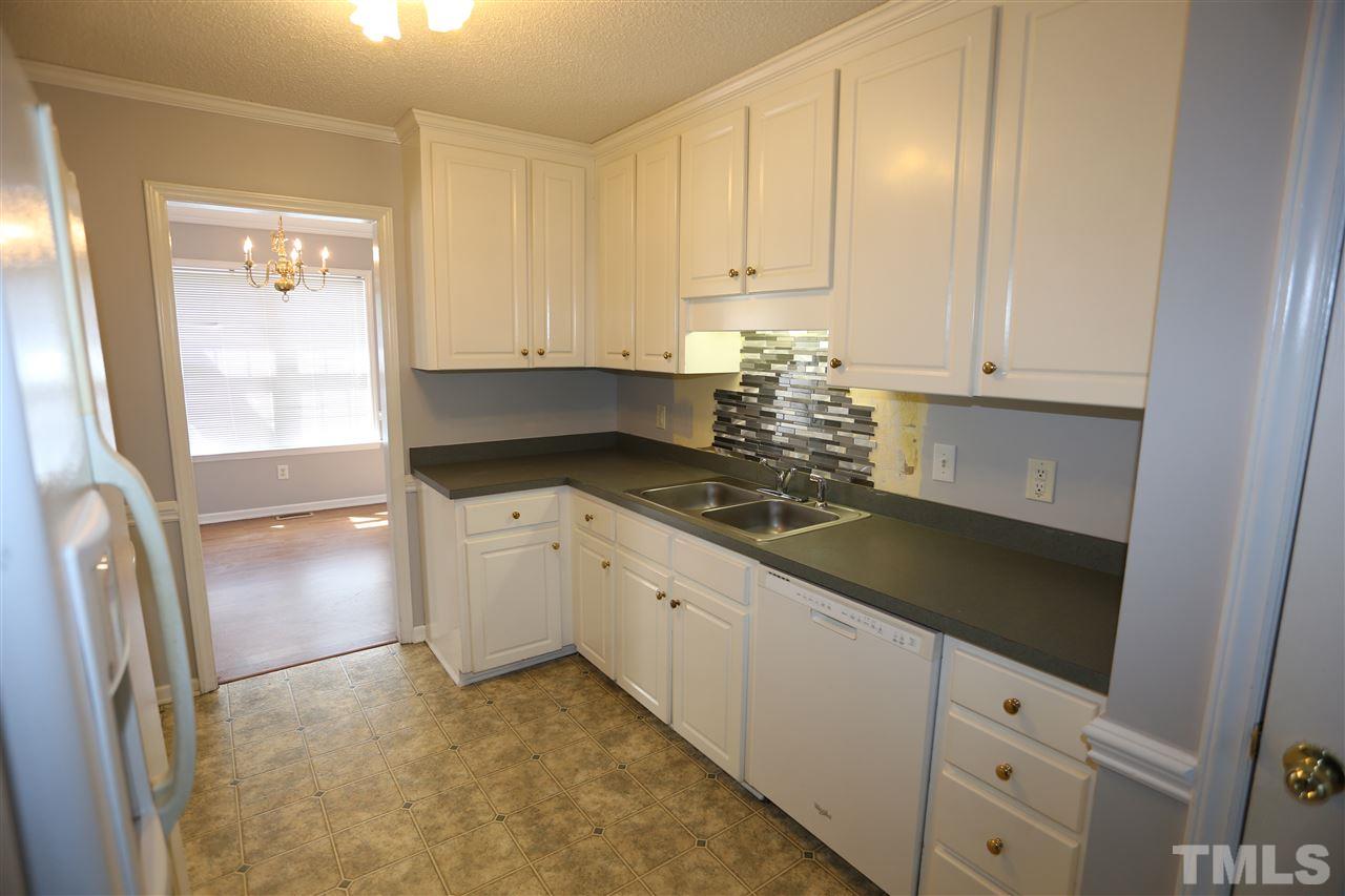 1105 Smith Road Smithfield, NC 27577 - Photo 5 of 19 Gallery Image 5