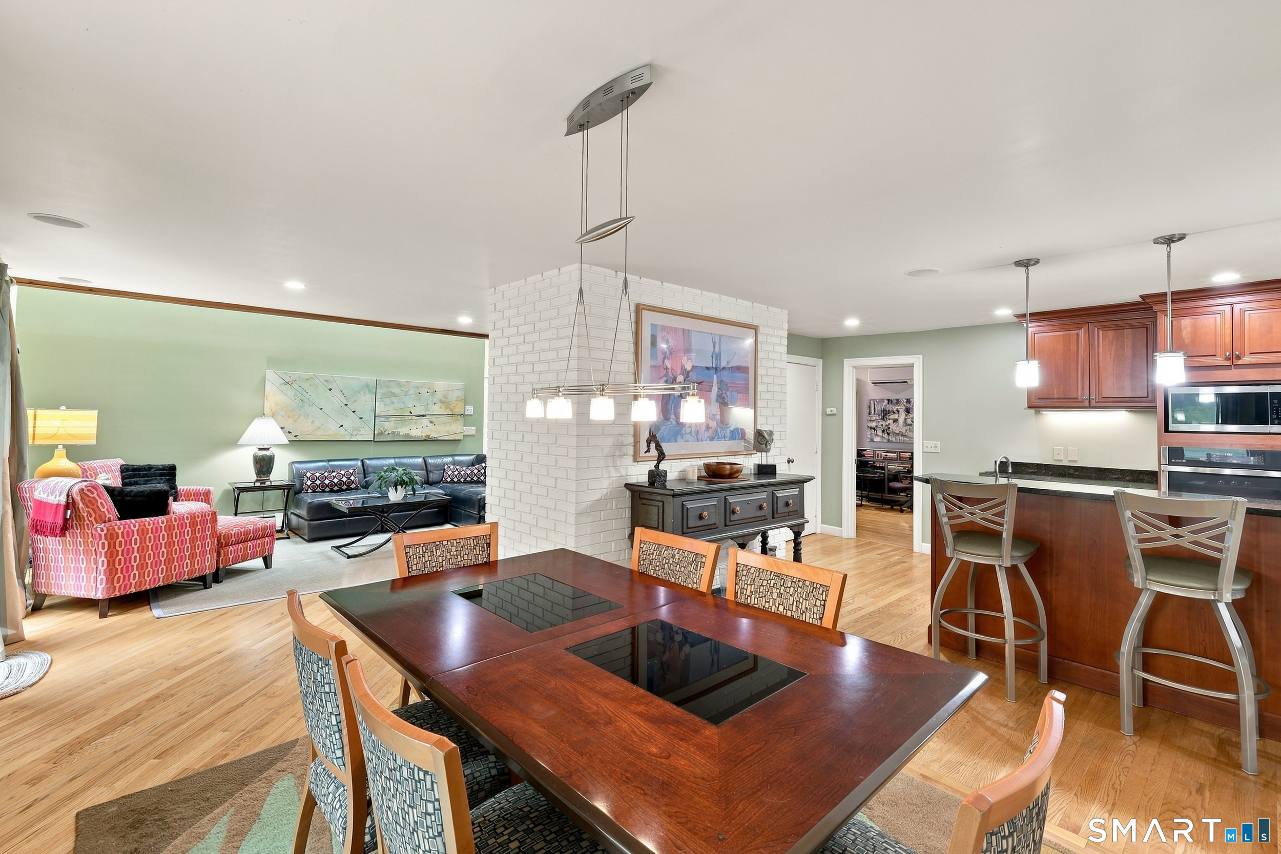 2004 Boston Post Road Guilford, CT 06437 - Photo 6 of 40 Gallery Image 6