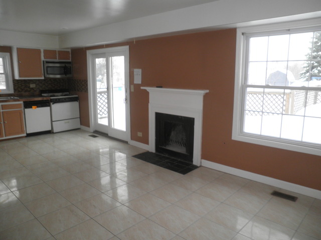 1184 Laurel Court Carol Stream, IL 60188 - Photo 6 of 16