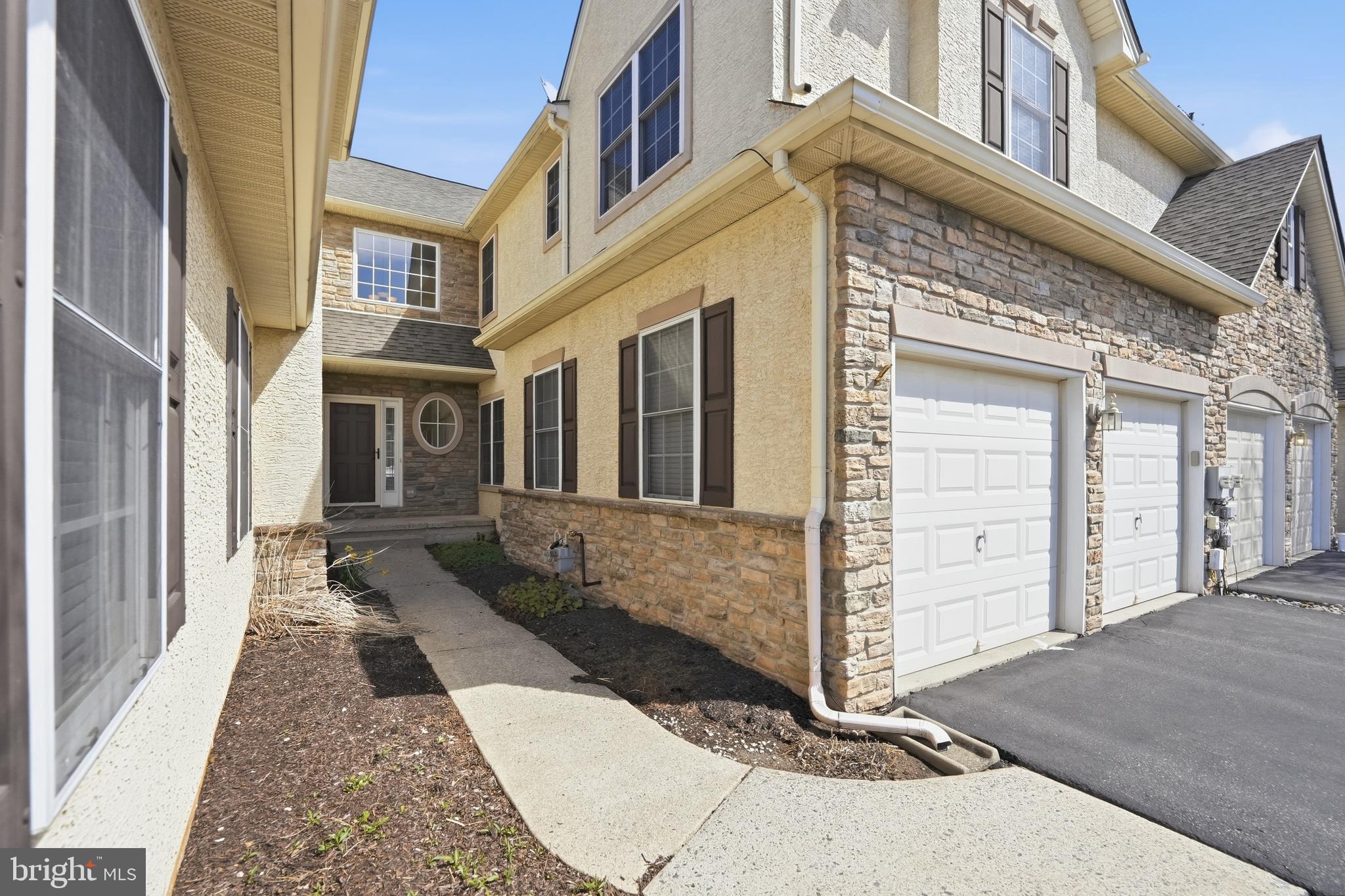 2493 Thistle Road Macungie, PA 18062 - Photo 2 of 38 Private Front entrance