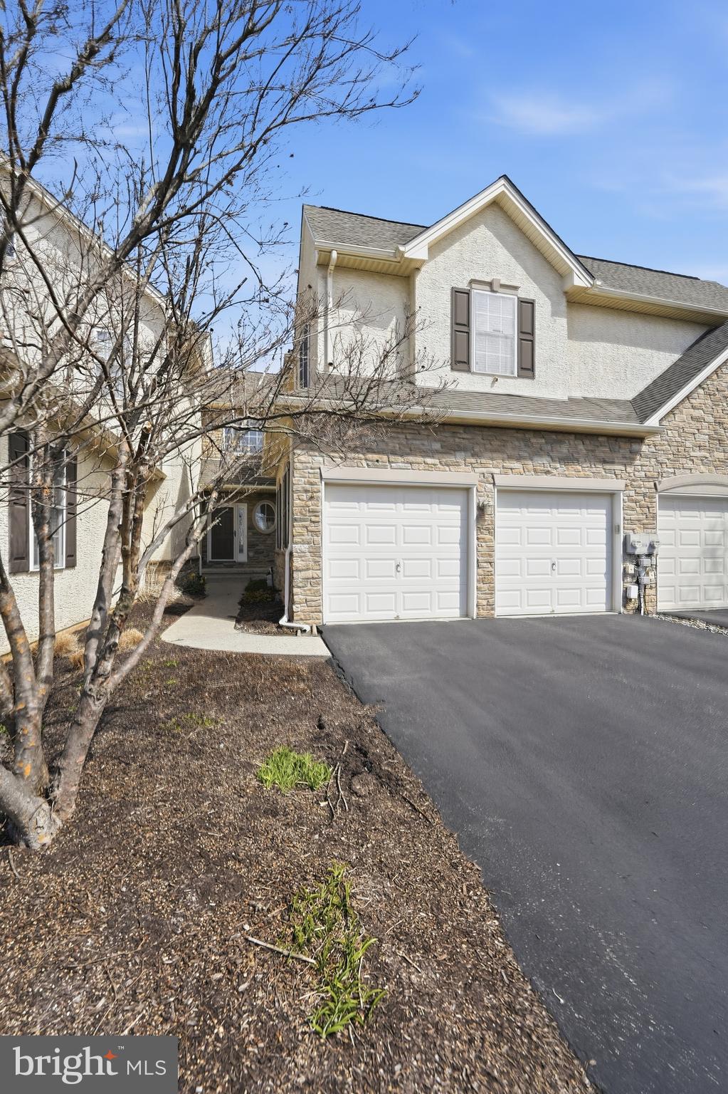 2493 Thistle Road Macungie, PA 18062 - Photo 4 of 38 front