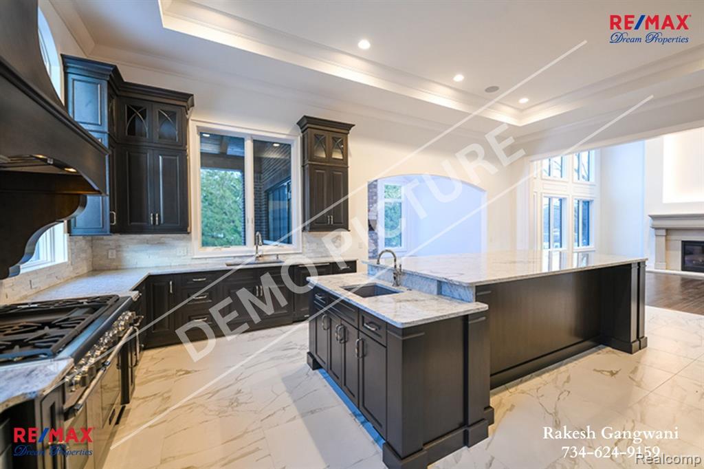 31111 Lahser Road Beverly Hills, MI 48025 - Photo 5 of 11