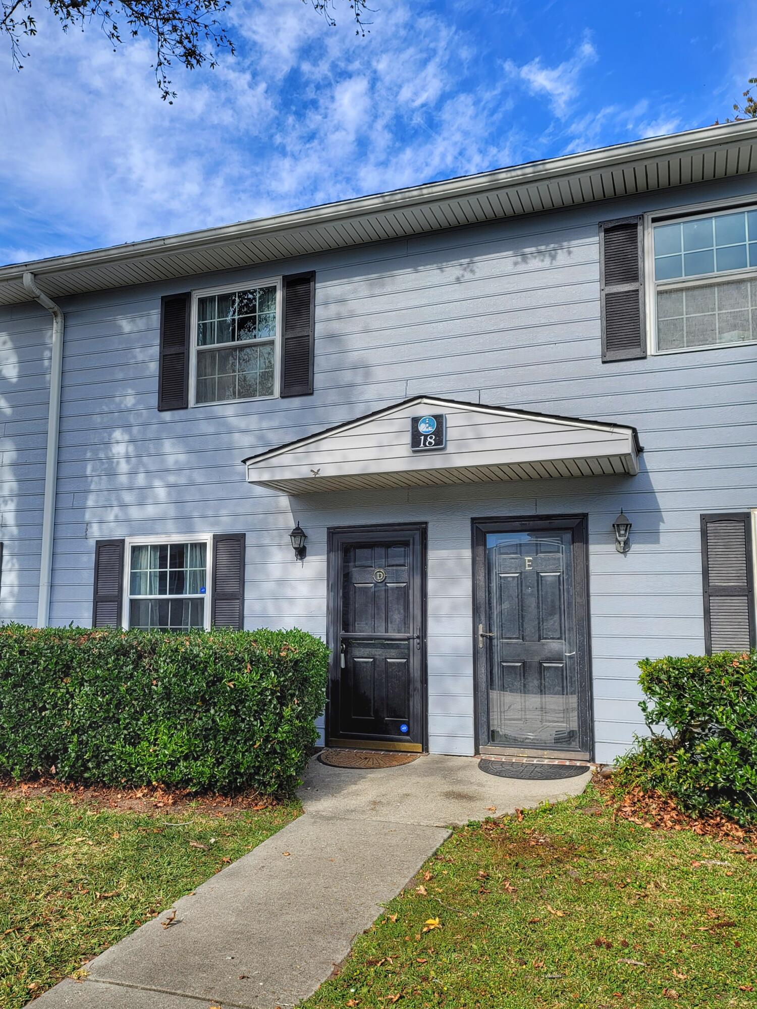 21 Rivers Point Row - 18D