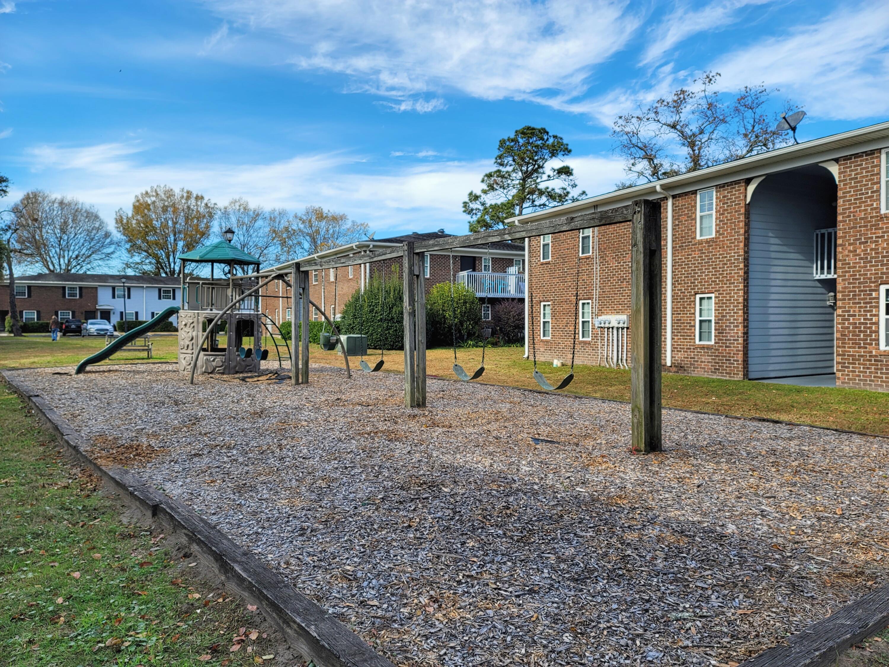 21 Rivers Point Row, Unit 18D Charleston, SC 29412 - Photo 13 of 17 21 Rivers Point Row - 18D