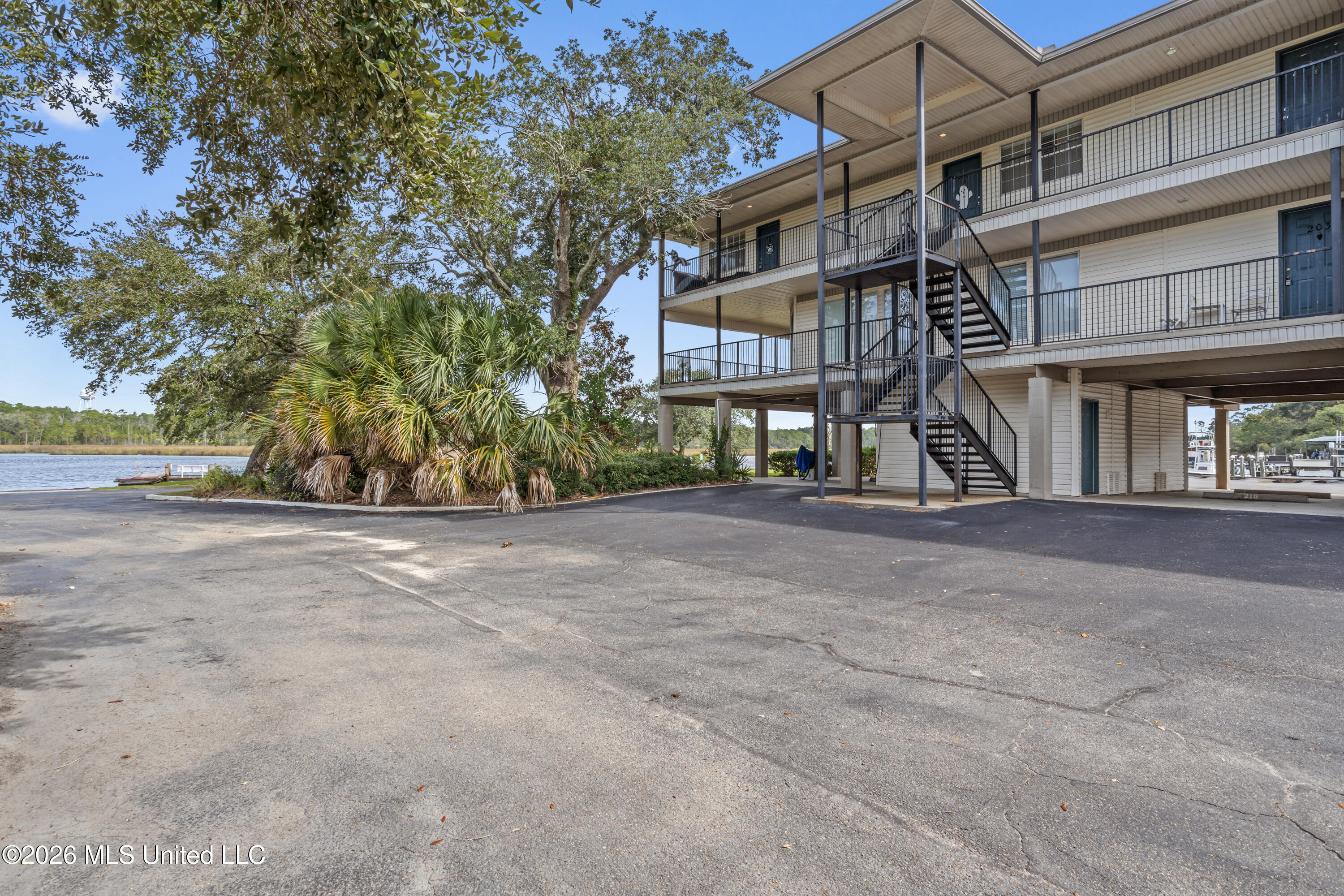 3230 Cumberland Road, Unit 208 Ocean Springs, MS 39564 - Photo 1 of 37 002