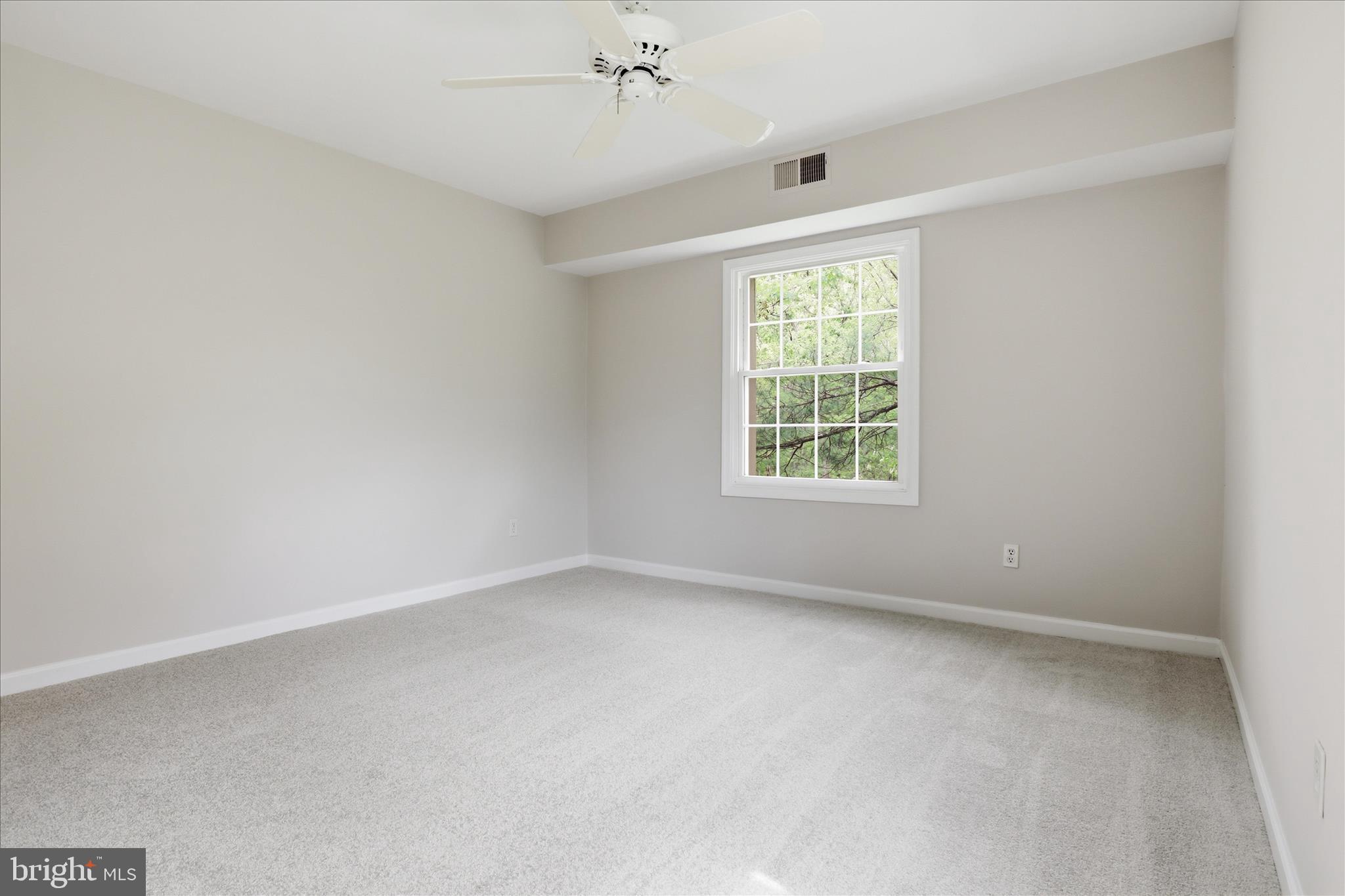 8110 Colony Point Road, Unit H Springfield, VA 22152 - Photo 13 of 33