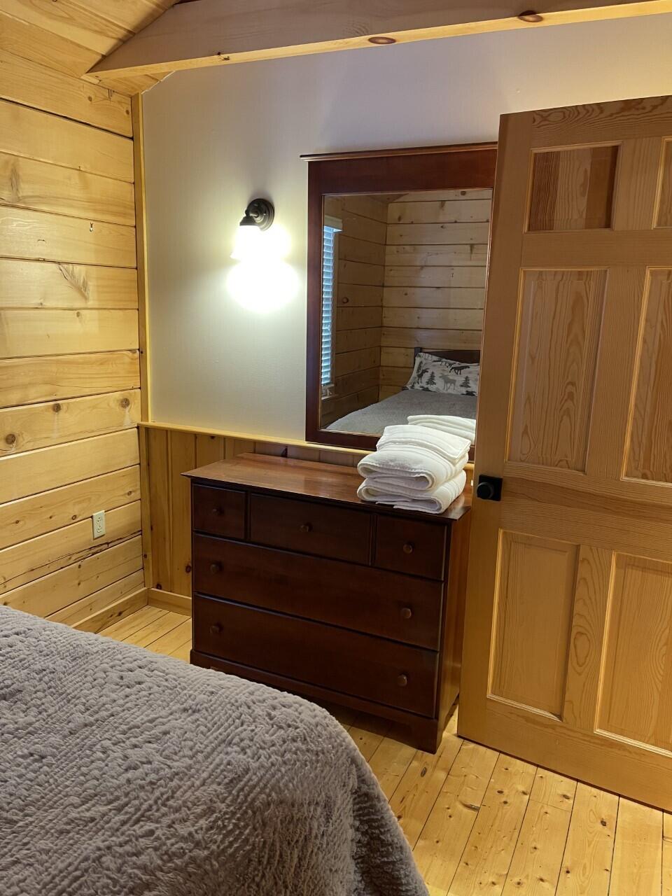 884-889 Beach Road Lincolnville, ME 04849 - Photo 9 of 15 Cabin #32 - Bedroom I