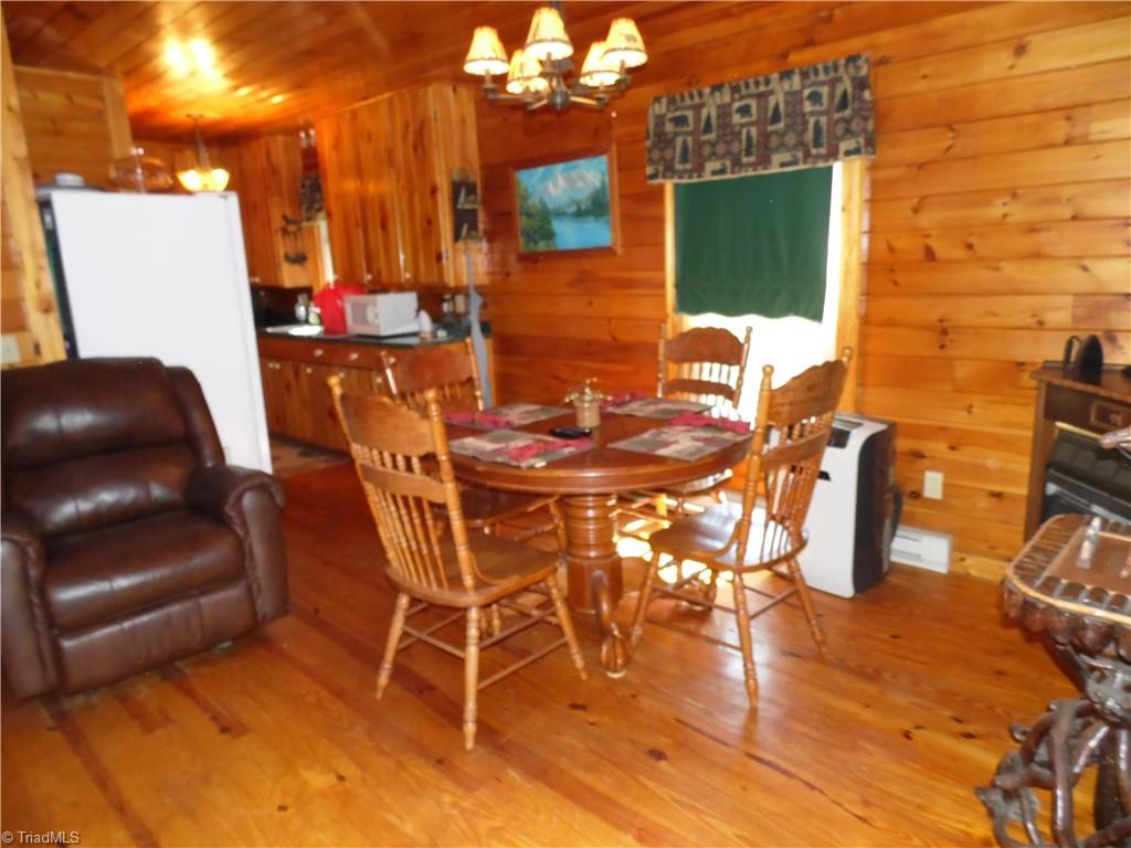 364 Deer Ridge Lane Sparta, NC 28675 - Photo 11 of 43 Gallery Image 11