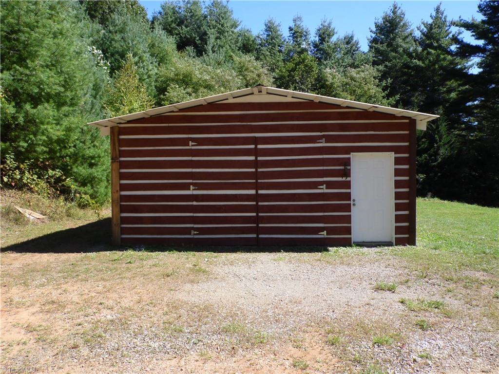 364 Deer Ridge Lane Sparta, NC 28675 - Photo 30 of 43 Gallery Image 30
