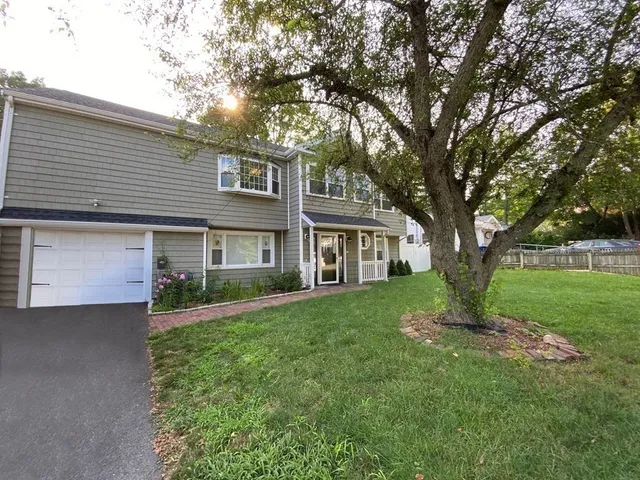 $4,100 | 34 Drinkwater Avenue, Unit 2, Braintree, MA 02184