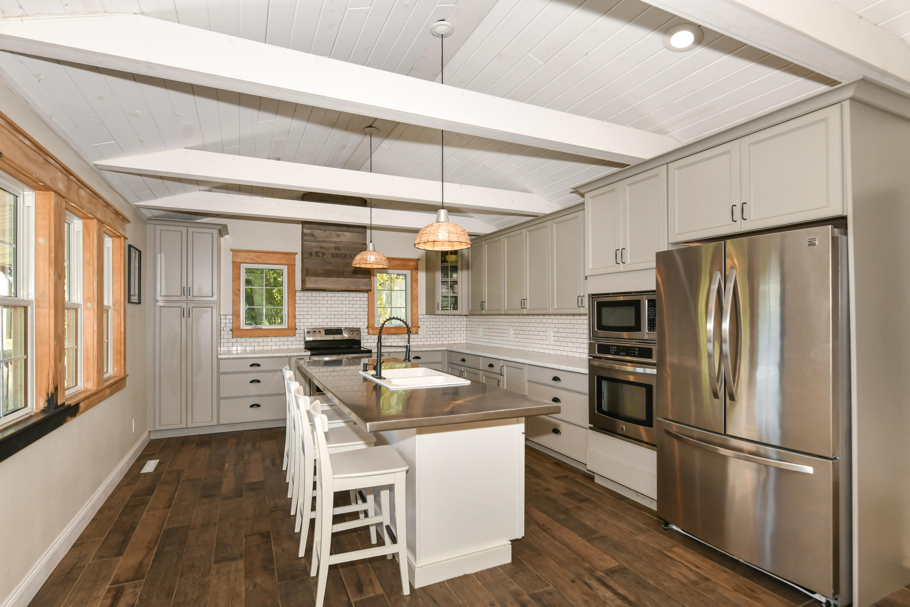 3405 County Rd O South Delavan, WI 53115 - Photo 5 of 39 Kitchen