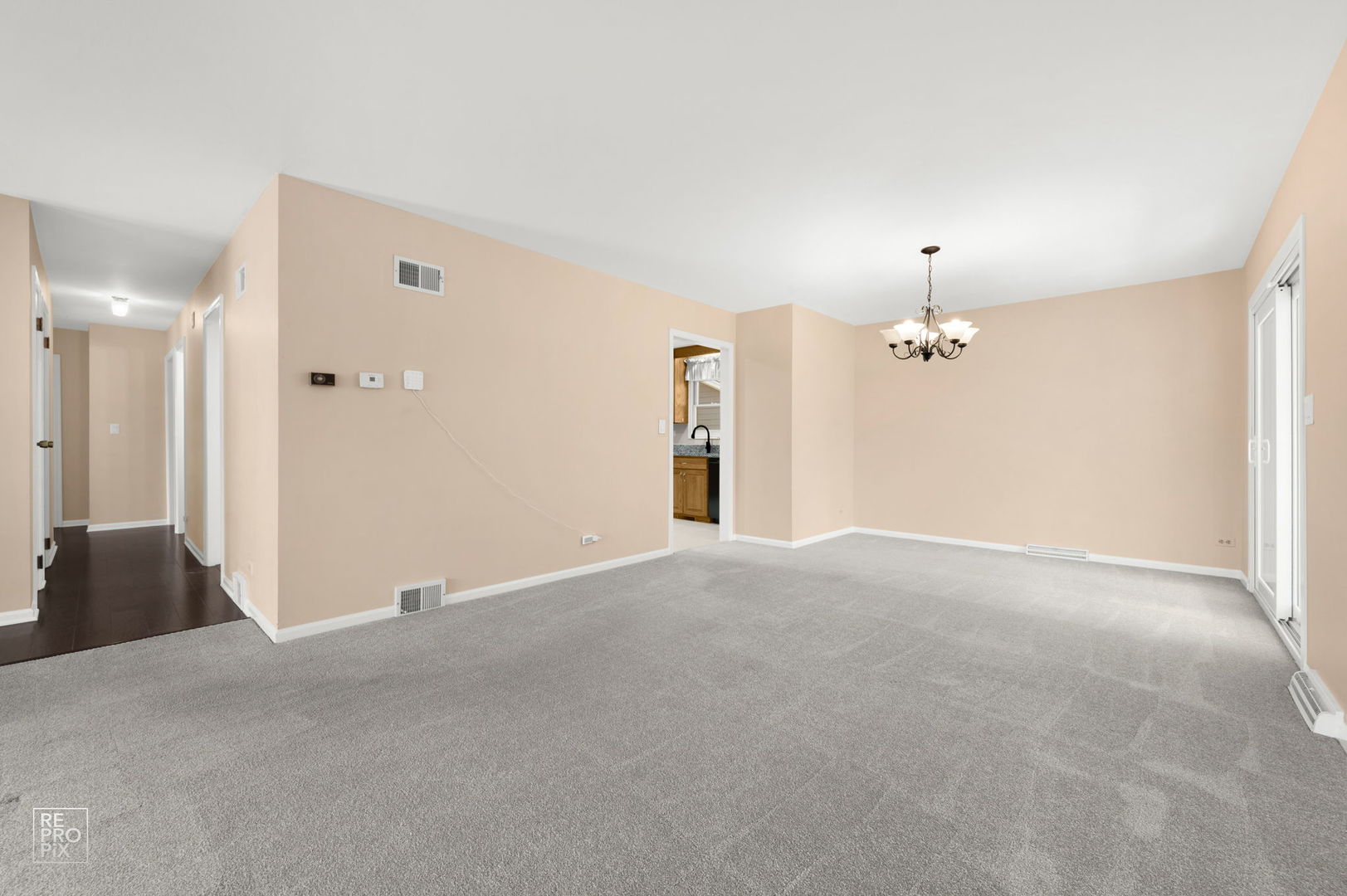 20589 Horatio Boulevard Prairie View, IL 60089 - Photo 5 of 17