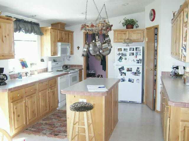820 Tear Road Grandview, WA 98930 - Photo 6 of 6 a spacious bathroom with a sink double vanity and a mirror
