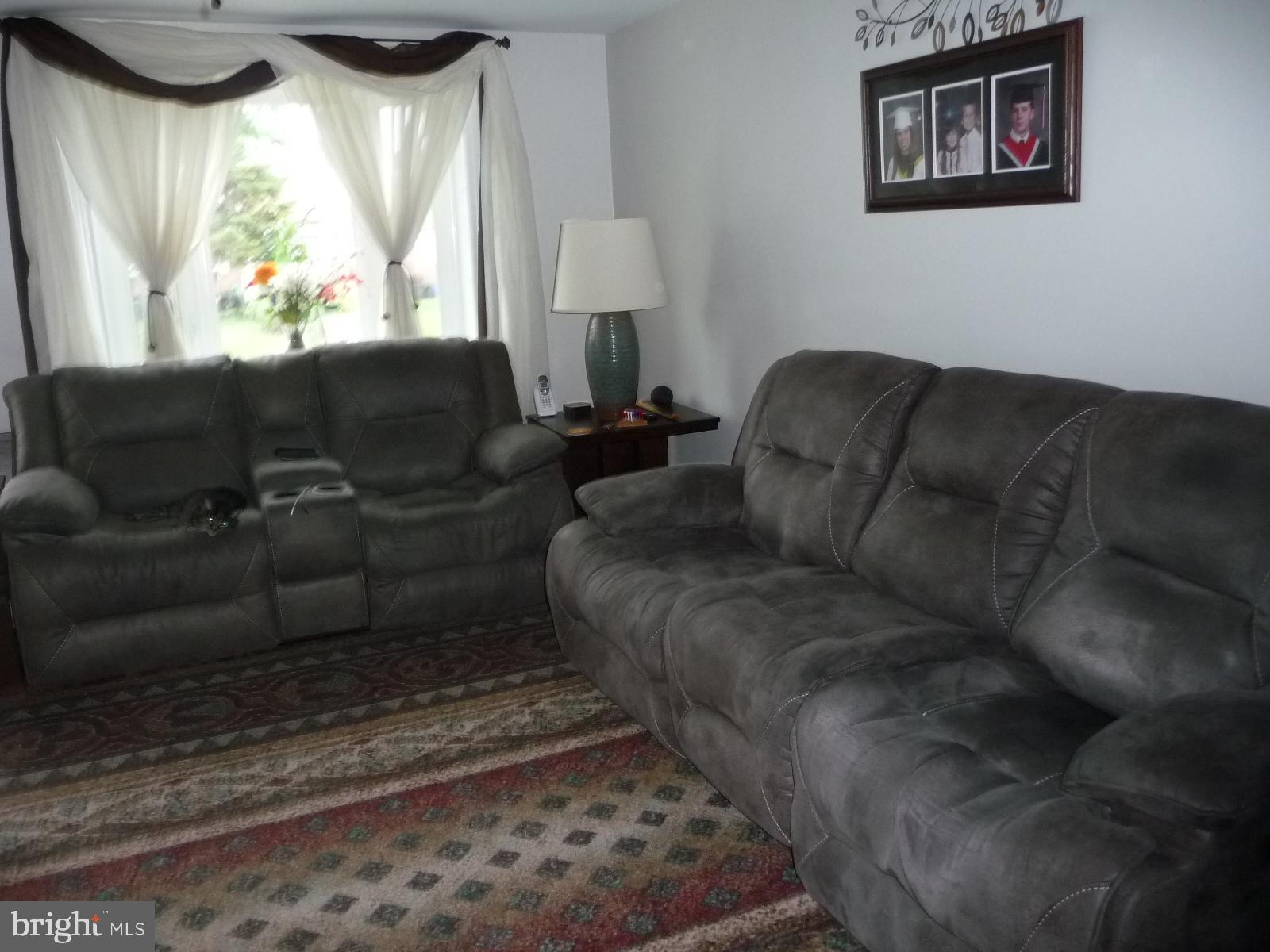 3316 Decatur Street Philadelphia, PA 19136 - Photo 4 of 18 living room