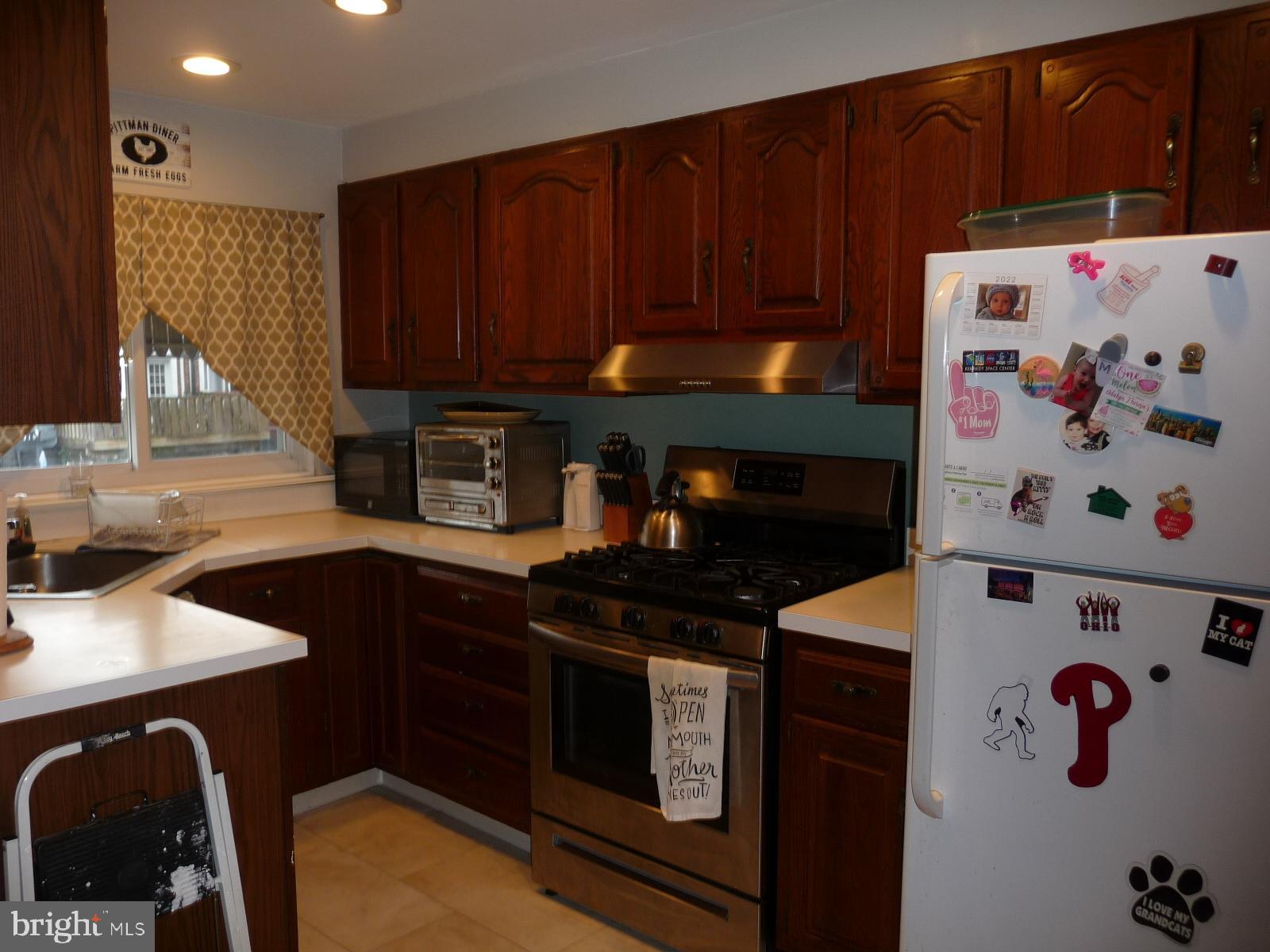 3316 Decatur Street Philadelphia, PA 19136 - Photo 6 of 18 kitchen