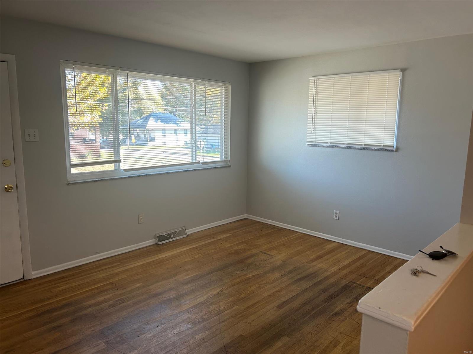 2903 Ridgeway Avenue St. Louis, MO 63114 - Photo 4 of 9 Gallery Image 4