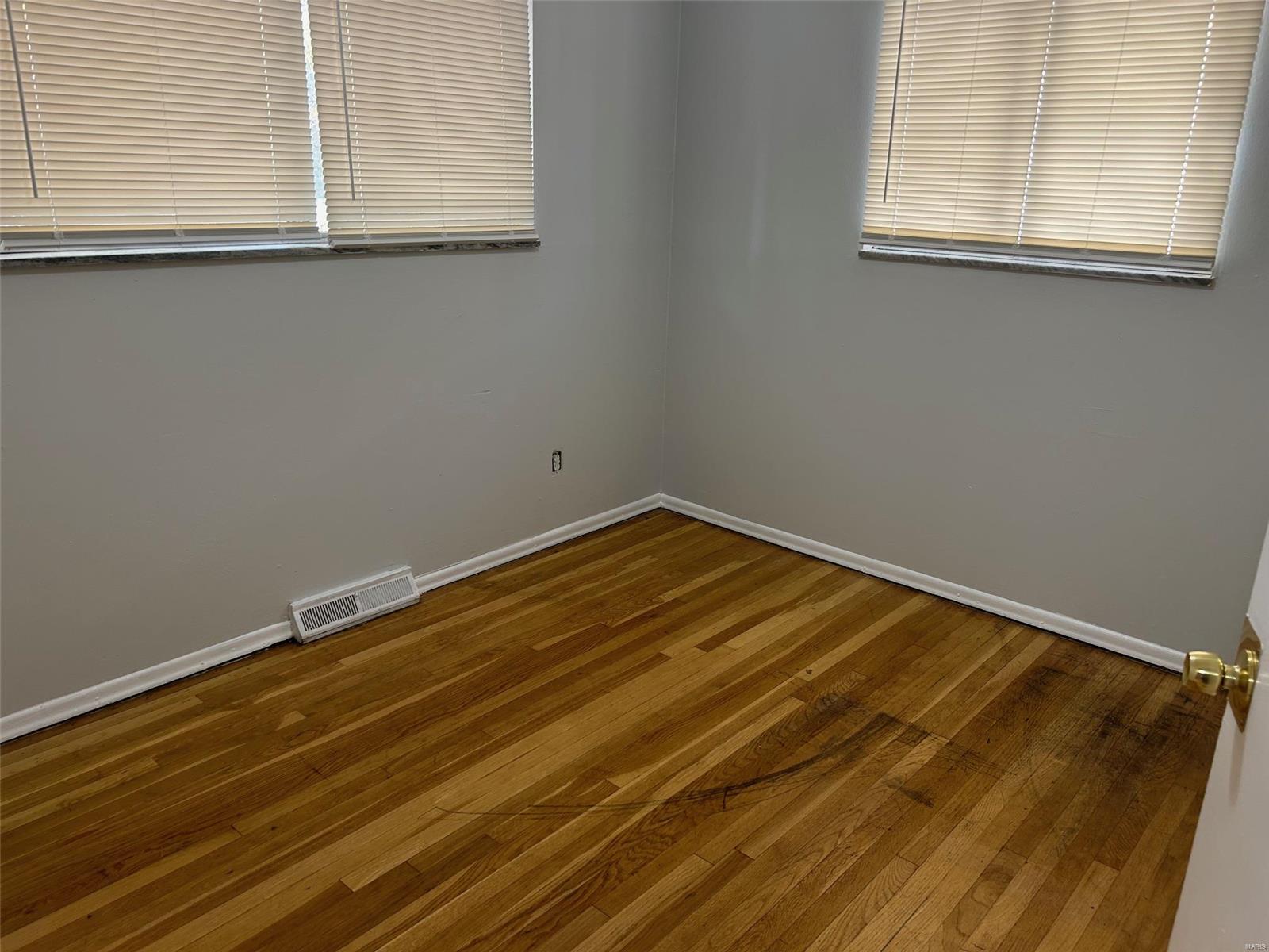 2903 Ridgeway Avenue St. Louis, MO 63114 - Photo 6 of 9 Gallery Image 6