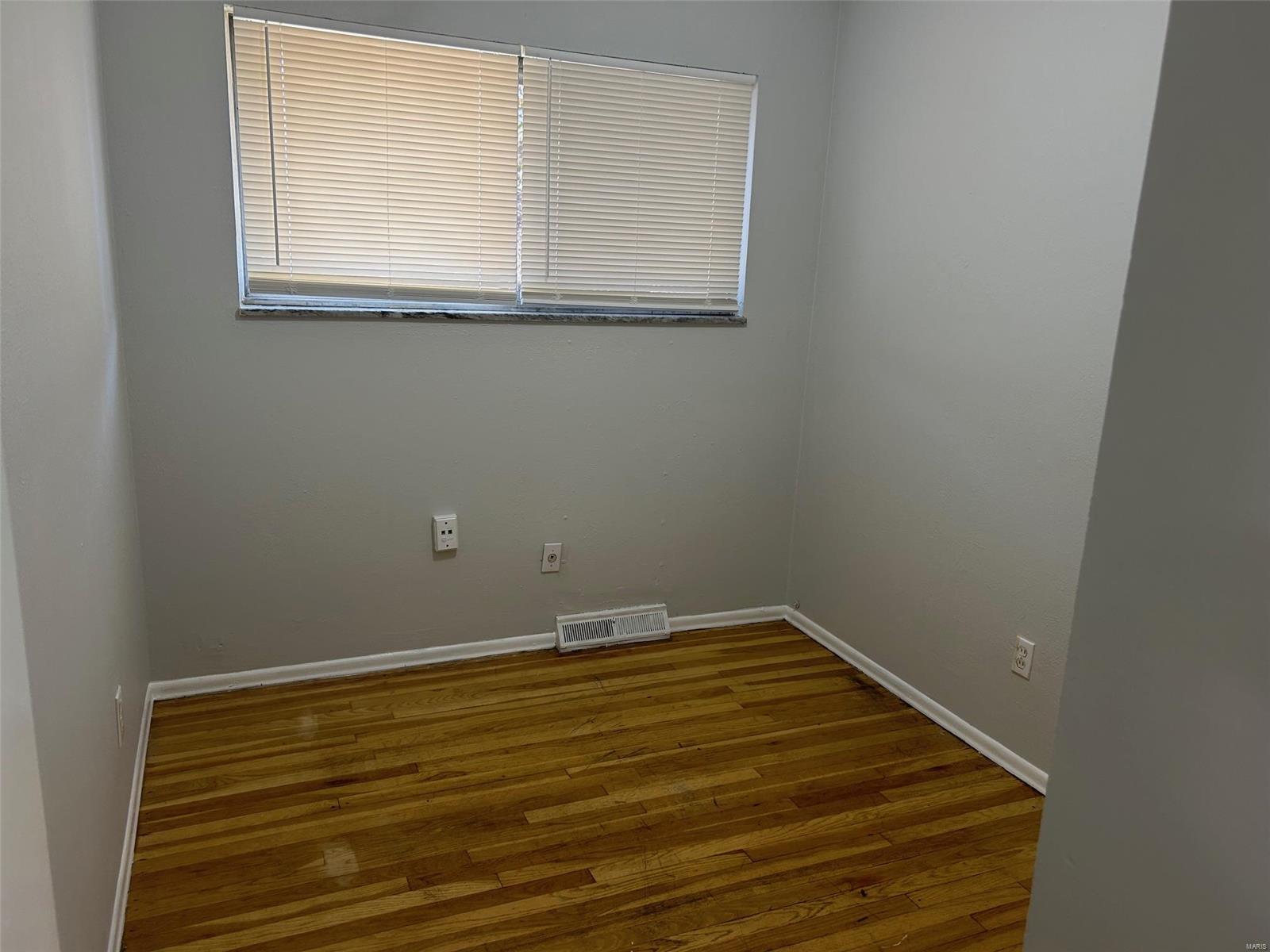2903 Ridgeway Avenue St. Louis, MO 63114 - Photo 8 of 9 Gallery Image 8