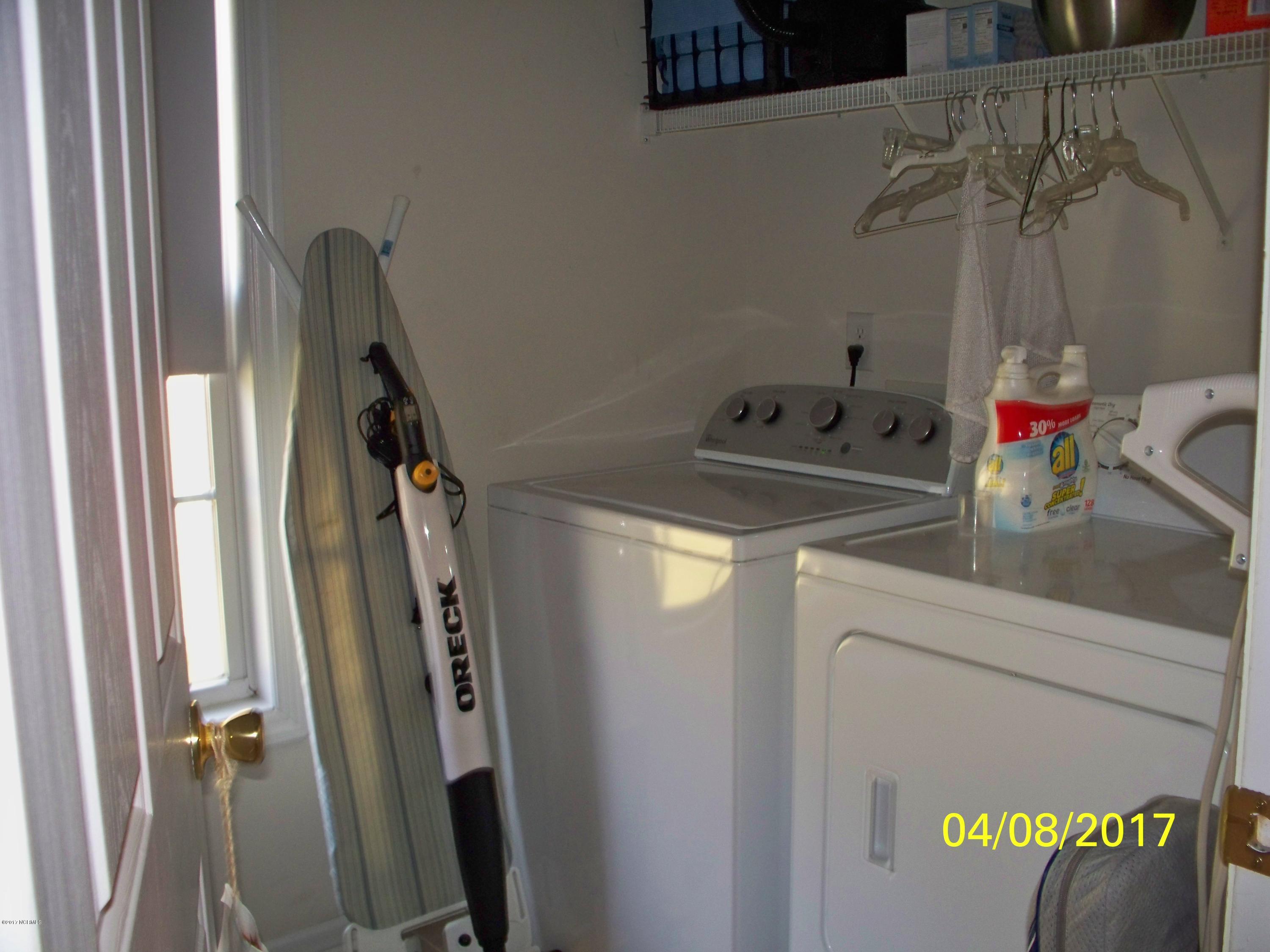 214 Middle Ridge Drive Hubert, NC 28539 - Photo 8 of 21 Laundry room
