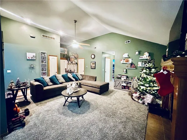 $285,000 | 307 Division Street, Knob Noster, MO 65336