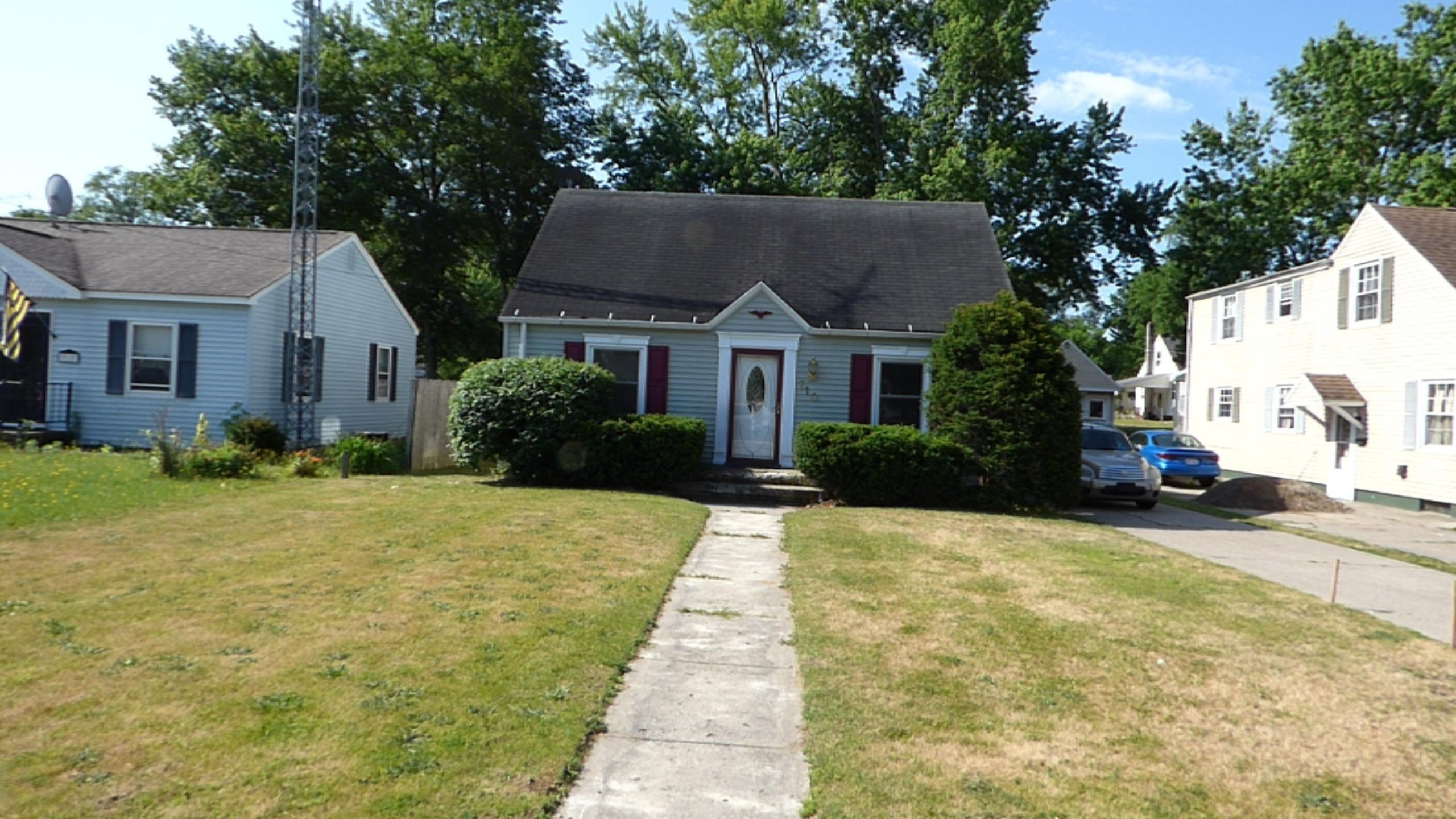 710 East Prairie Ronde Street Dowagiac, MI 49047 - Photo 1 of 16 P1100181 - Copy - Copy - Copy - Copy