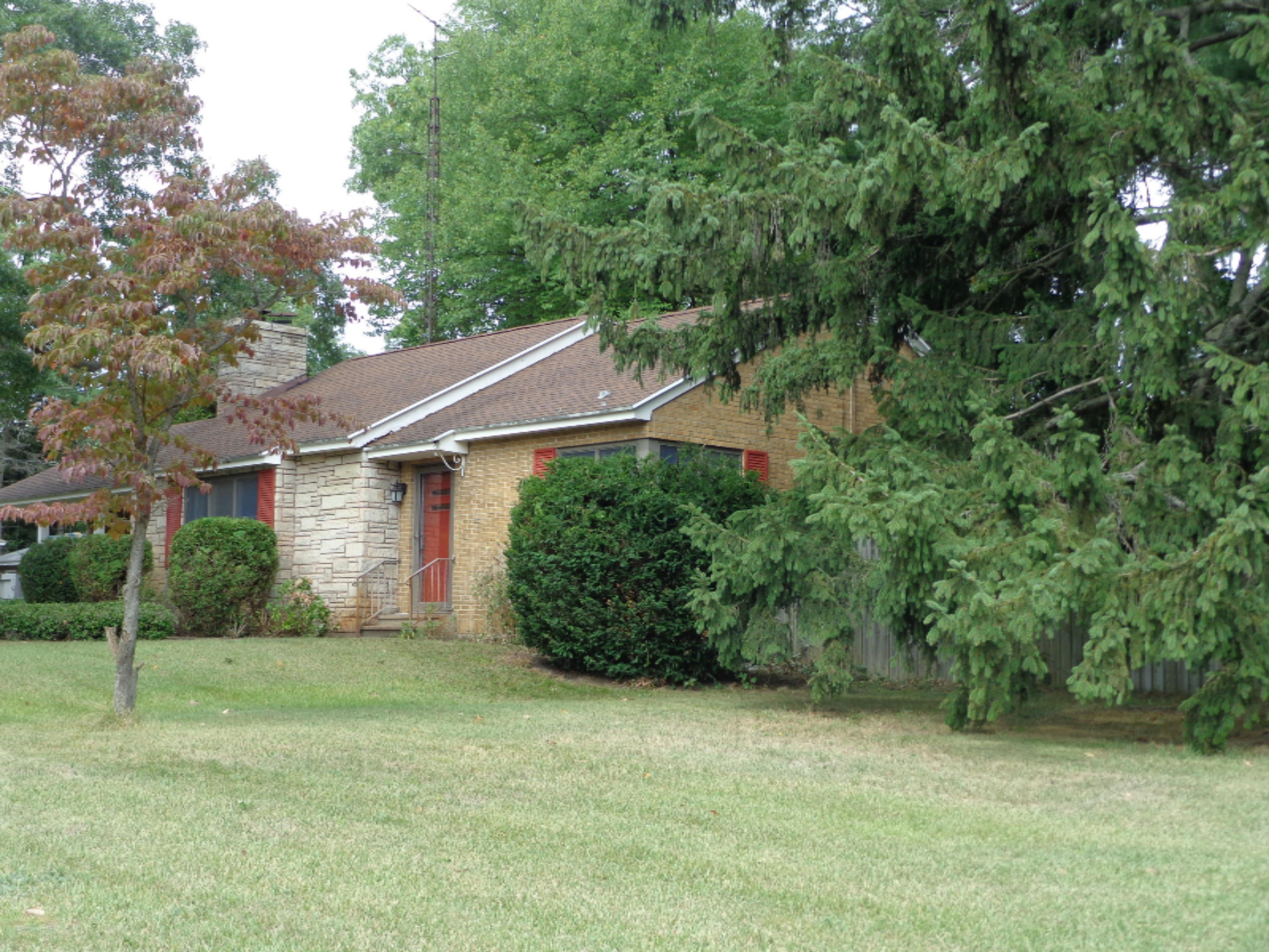 1810 Seminole Road Norton Shores, MI 49441 - Photo 4 of 53 DSC01259