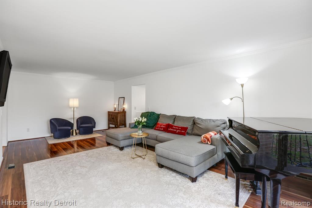 29656 Middlebelt Road, Unit 1403 Farmington Hills, MI 48334 - Photo 4 of 39