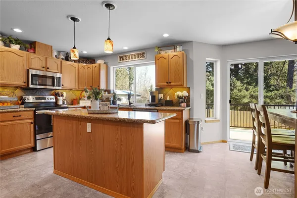 $710,000 | 7028 Cavalier Street Southwest, Olympia, WA 98512
