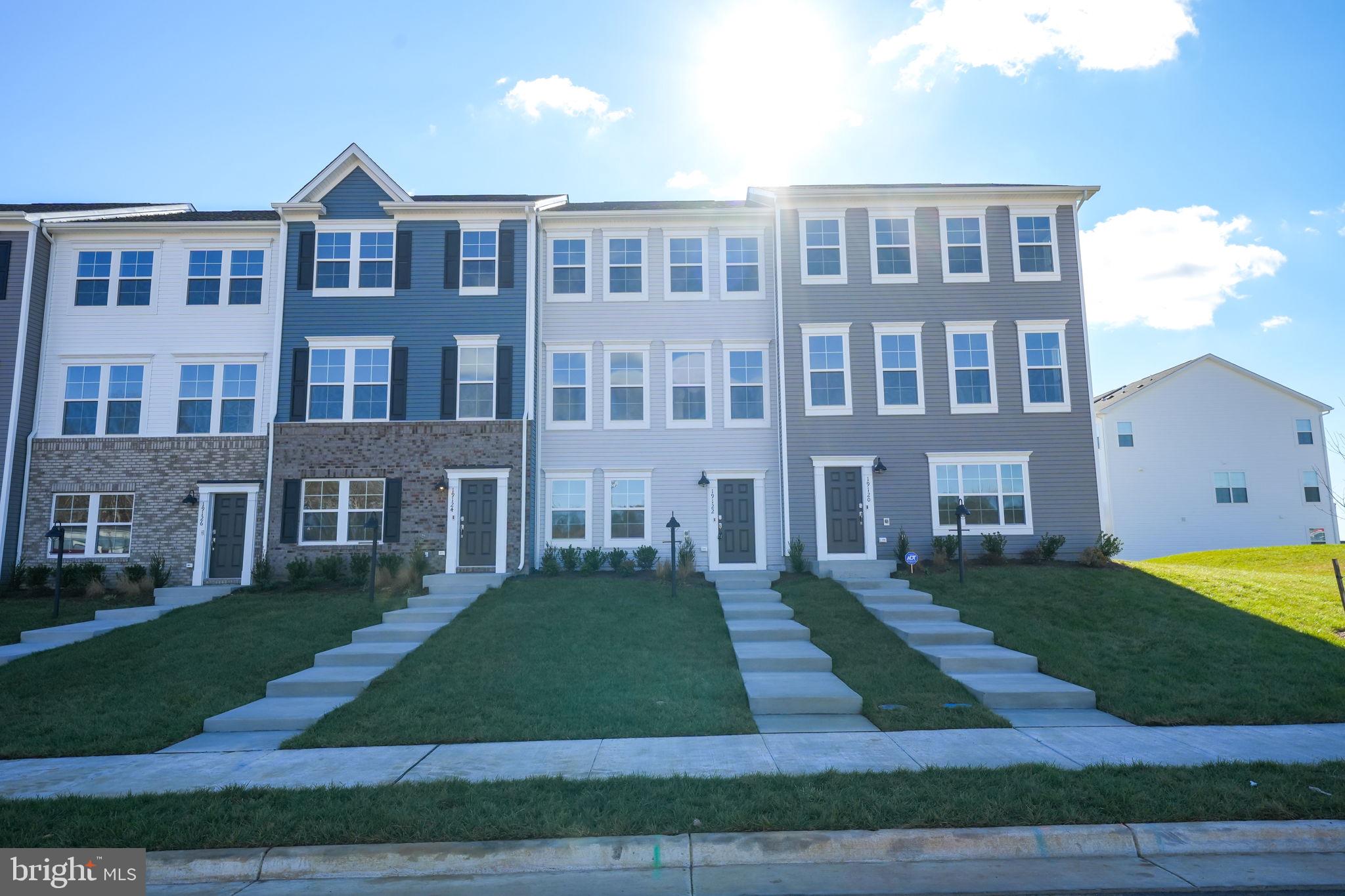19122 Isabel Boulevard Appomattox, VA 24522 - Photo 2 of 35 a front view of a building