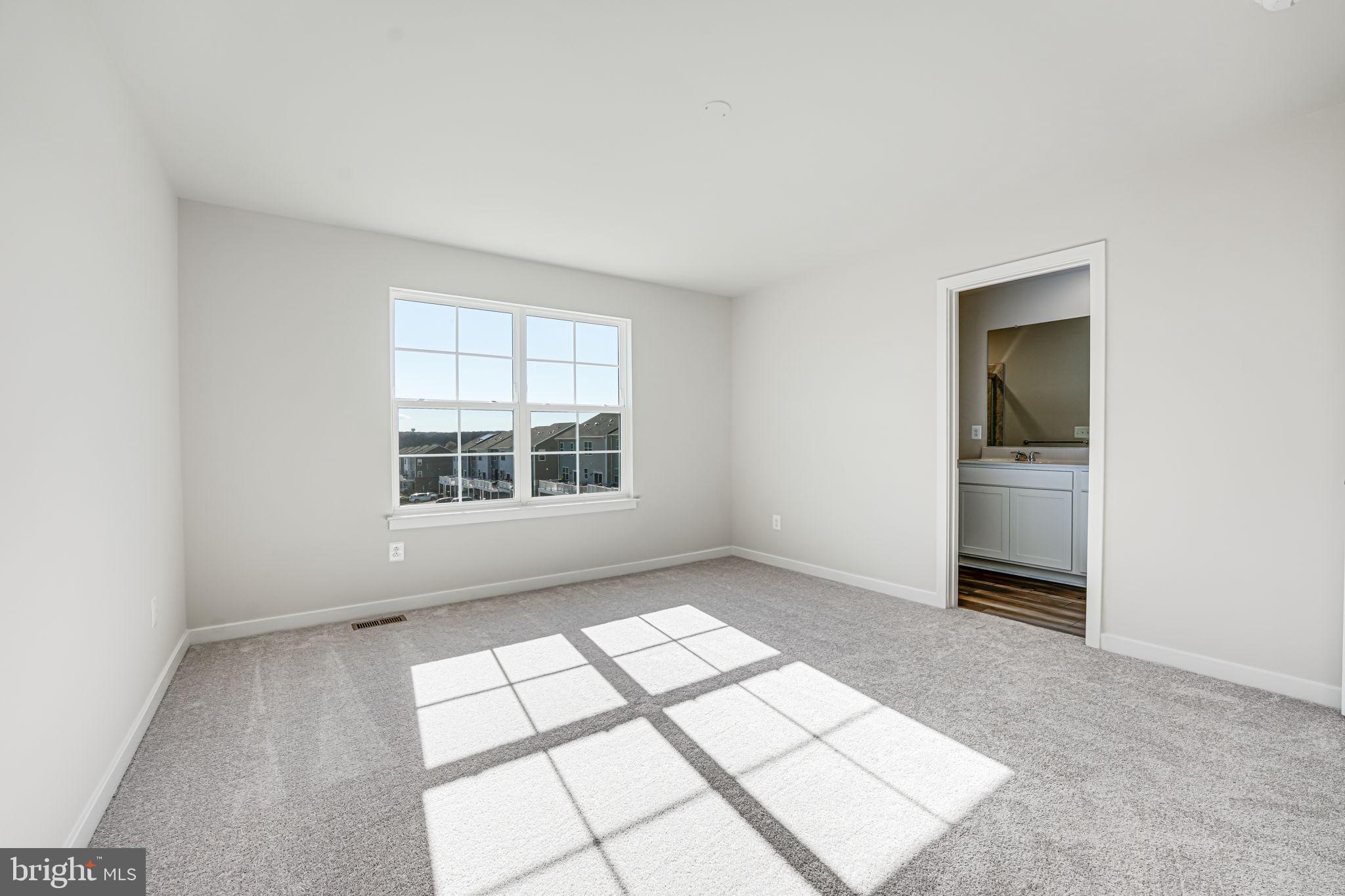 19122 Isabel Boulevard Appomattox, VA 24522 - Photo 30 of 35 an empty room with windows