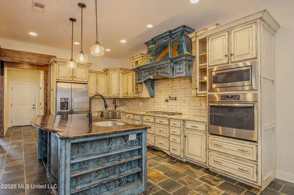 $630,000 | 568 Woodford Cove West, Hernando, MS 38632