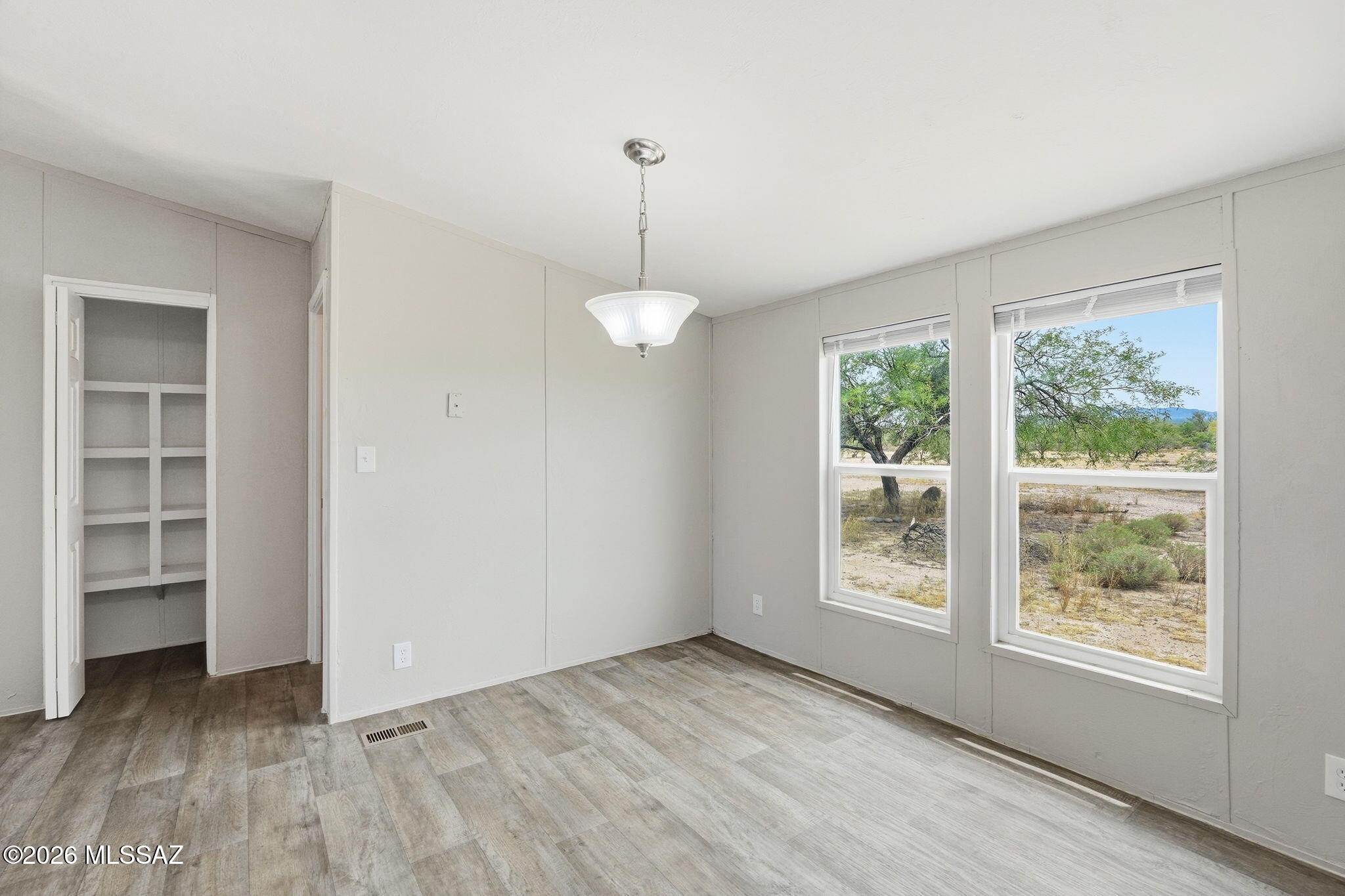8690 South Marstellar Road Tucson, AZ 85736 - Photo 25 of 51 Breakfast nook/dining area