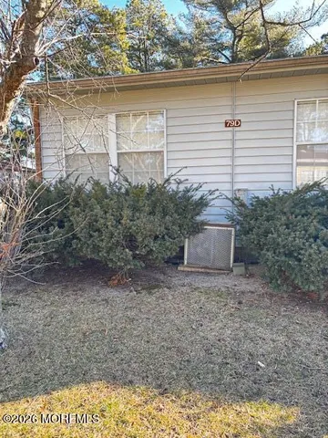 a front view of house with yard