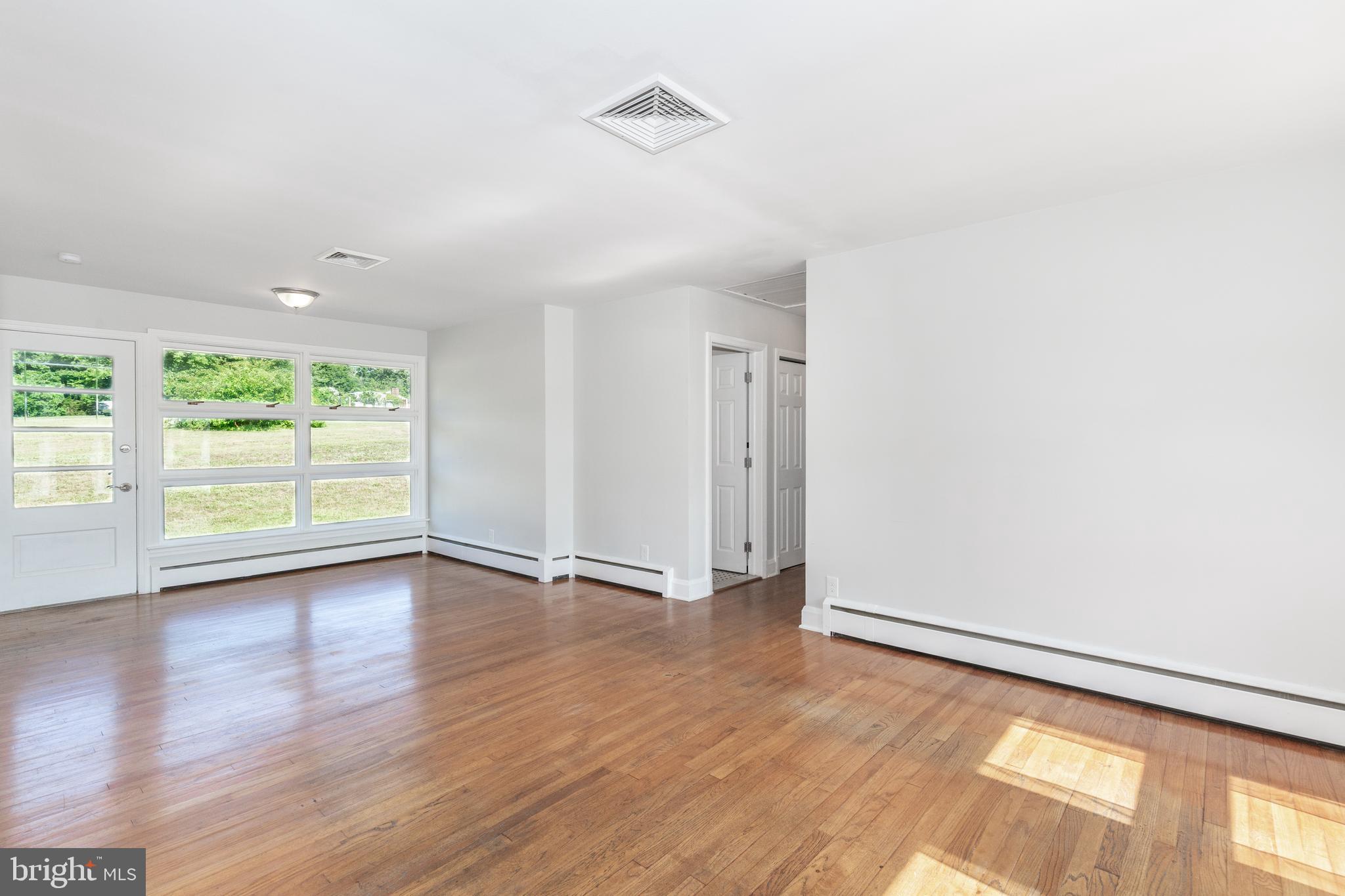 15022 Hanover Pike Upperco, MD 21155 - Photo 3 of 32