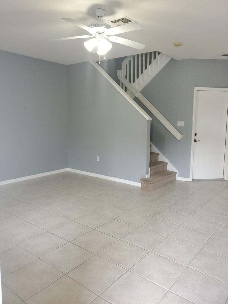 1892 Southeast High Springs Drive Port St. Lucie, FL 34952 - Photo 13 of 22 20220120230503456728000000-o