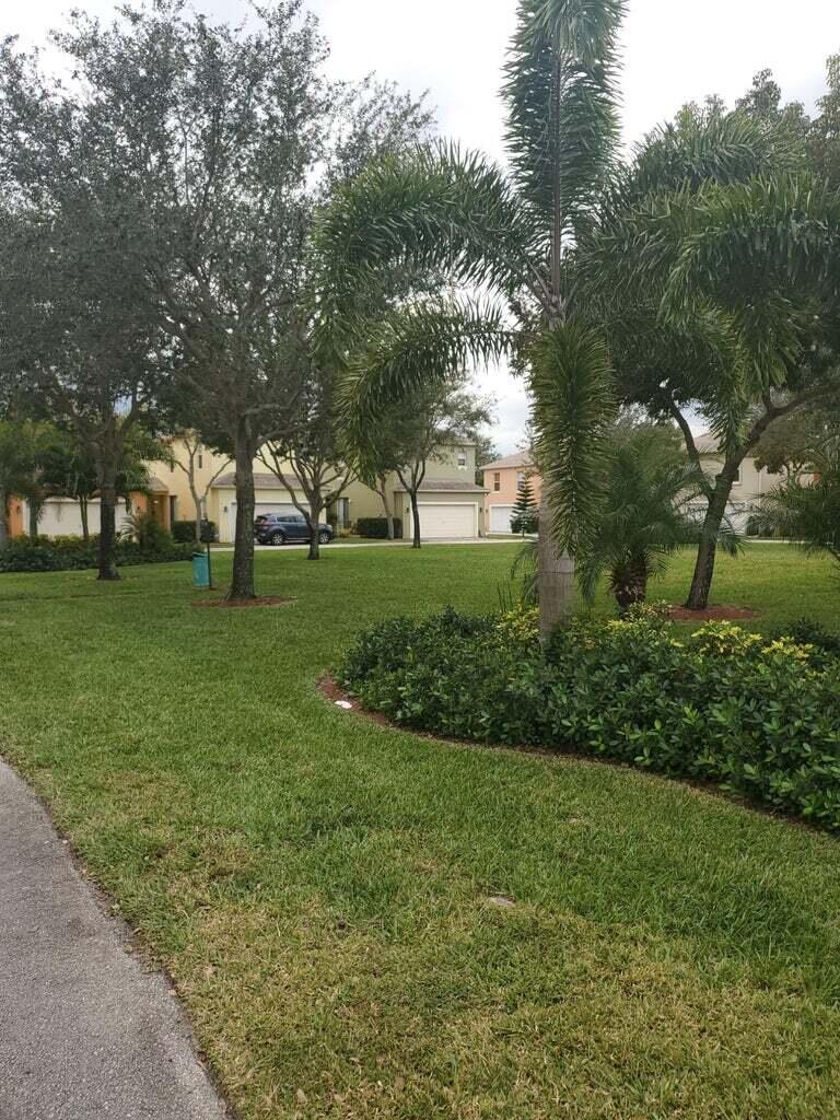 1892 Southeast High Springs Drive Port St. Lucie, FL 34952 - Photo 19 of 22 20220120230434013507000000-o