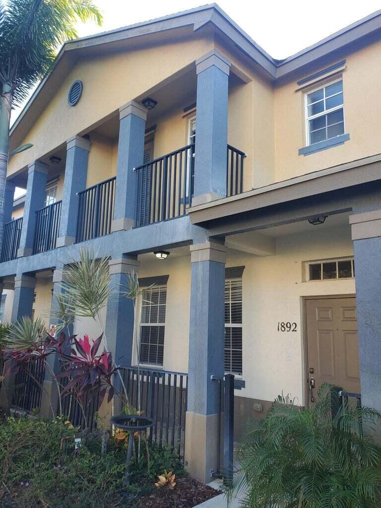 1892 Southeast High Springs Drive Port St. Lucie, FL 34952 - Photo 21 of 22 20220125203037093185000000-o